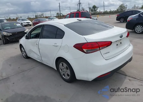 2017 Kia Forte Lx z USA, uszkodzony, nr VIN 3KPFK4A74HE136318